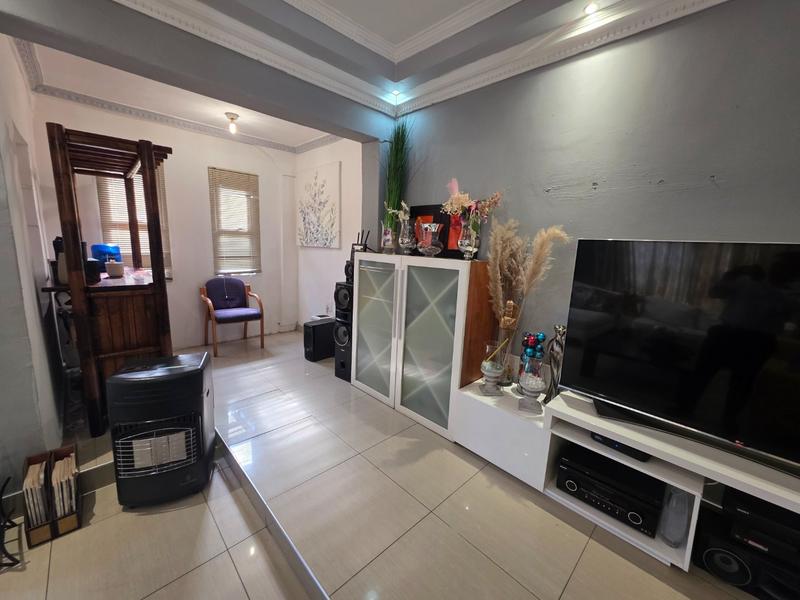 2 Bedroom Property for Sale in Parow Western Cape